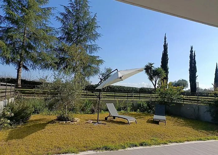 Roberta And Luca Cozy With Garden, Terrace And Pool Rom