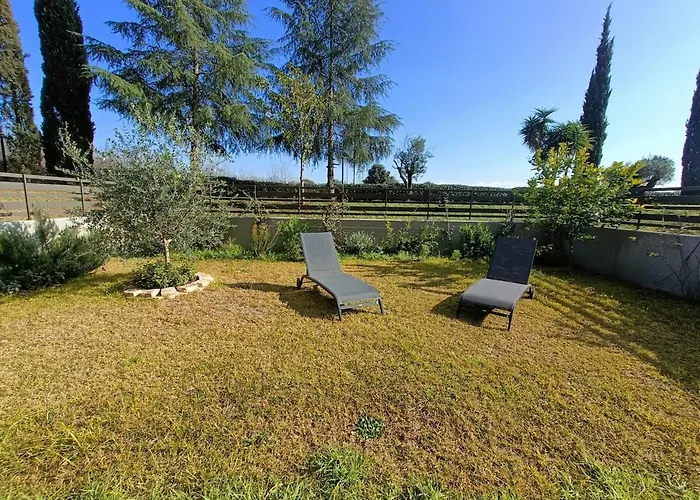 Roberta And Luca Cozy With Garden, Terrace And Pool Rom